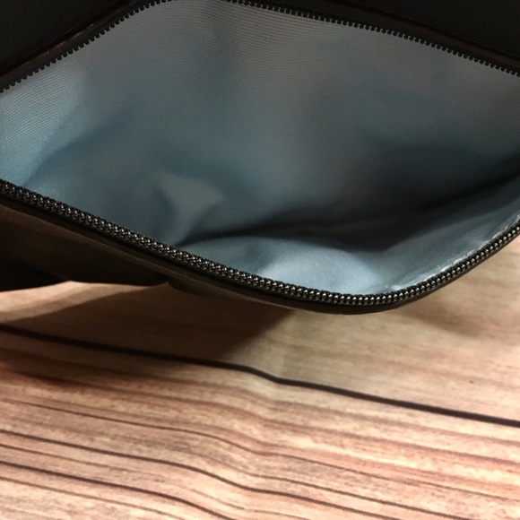 Coach Large Leather Wristlet in Black with Light Blue - Picture 4 of 6